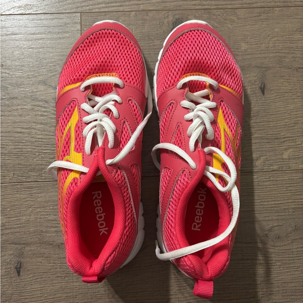 Reebok pink sneakers size 4.5